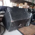 LOTE 476 - 01 CAIXA DE SOM PARA RETORNO. (NO ESTADO) ATENÇÃO! FAZER A VISITAÇÃO ANTES DE ARREMATAR, NÃO SABEMOS SE FUNCIONA. LEILÃO NÃO TEM GARANTIA E NEM DEVOLUÇÃO, SUJEITO A POSSÍVEIS AVARIAS VISÍVEIS/OCULTAS E/OU AUSÊNCIA DE COMPONENTES.