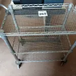 LOTE 265 - 01 CARRINHO PARA TRANSPORTE DE UTENSILIOS COM TRES DIVISOES. (NO ESTADO) ATENÇÃO! FAZER A VISITAÇÃO ANTES DE ARREMATAR, NÃO SABEMOS SE FUNCIONA. LEILÃO NÃO TEM GARANTIA E NEM DEVOLUÇÃO, SUJEITO A POSSÍVEIS AVARIAS VISÍVEIS/OCULTAS E/OU AUSÊNCIA DE COMPONENTES.