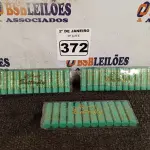LOTE 372 - 03 CAIXINHAS DE BATONS COM 12 CADA. (NO ESTADO) ATENÇÃO! FAZER A VISITAÇÃO ANTES DE ARREMATAR, NÃO SABEMOS SE FUNCIONA. LEILÃO NÃO TEM GARANTIA E NEM DEVOLUÇÃO, SUJEITO A POSSÍVEIS AVARIAS VISÍVEIS/OCULTAS E/OU AUSÊNCIA DE COMPONENTES.