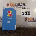 LOTE 332 - 01 CELULAR MOTOC MODELO:XT1750 8GB MARCA LENOVO. (NO ESTADO) ATENÇÃO! FAZER A VISITAÇÃO ANTES DE ARREMATAR, NÃO SABEMOS SE FUNCIONA. LEILÃO NÃO TEM GARANTIA E NEM DEVOLUÇÃO, SUJEITO A POSSÍVEIS AVARIAS VISÍVEIS/OCULTAS E/OU AUSÊNCIA DE COMPONENTES.