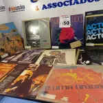 LOTE 450 - 01 LOTE COM DIVERSOS DISCOS DE VINIL. (NO ESTADO) ATENÇÃO! FAZER A VISITAÇÃO ANTES DE ARREMATAR, NÃO SABEMOS SE FUNCIONA. LEILÃO NÃO TEM GARANTIA E NEM DEVOLUÇÃO, SUJEITO A POSSÍVEIS AVARIAS VISÍVEIS/OCULTAS E/OU AUSÊNCIA DE COMPONENTES.