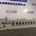 LOTE 358 - 01 AMPLIFICADOR DE ÁUDIO. (NO ESTADO) ATENÇÃO! FAZER A VISITAÇÃO ANTES DE ARREMATAR, NÃO SABEMOS SE FUNCIONA. LEILÃO NÃO TEM GARANTIA E NEM DEVOLUÇÃO, SUJEITO A POSSÍVEIS AVARIAS VISÍVEIS/OCULTAS E/OU AUSÊNCIA DE COMPONENTES.