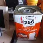 LOTE 256 - 01 LATA DE TINTA IQUINE DELANIL RENDE MUITO 18L BASE “C”. (NO ESTADO) ATENÇÃO! FAZER A VISITAÇÃO ANTES DE ARREMATAR, NÃO SABEMOS SE FUNCIONA. LEILÃO NÃO TEM GARANTIA E NEM DEVOLUÇÃO, SUJEITO A POSSÍVEIS AVARIAS VISÍVEIS/OCULTAS E/OU AUSÊNCIA DE COMPONENTES.