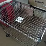 LOTE 182 - 01 CARRINHO PARA TRANSPORTE DE UTENSILIOS COM TRES DIVISOES. (NO ESTADO) ATENÇÃO! FAZER A VISITAÇÃO ANTES DE ARREMATAR, NÃO SABEMOS SE FUNCIONA. LEILÃO NÃO TEM GARANTIA E NEM DEVOLUÇÃO, SUJEITO A POSSÍVEIS AVARIAS VISÍVEIS/OCULTAS E/OU AUSÊNCIA DE COMPONENTES.