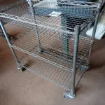 LOTE 266 - 01 CARRINHO PARA TRANSPORTE DE UTENSILIOS COM TRES DIVISOES. (NO ESTADO) ATENÇÃO! FAZER A VISITAÇÃO ANTES DE ARREMATAR, NÃO SABEMOS SE FUNCIONA. LEILÃO NÃO TEM GARANTIA E NEM DEVOLUÇÃO, SUJEITO A POSSÍVEIS AVARIAS VISÍVEIS/OCULTAS E/OU AUSÊNCIA DE COMPONENTES.