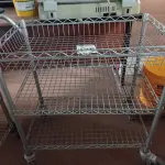 LOTE 176 - 01 CARRINHO PARA TRANSPORTE DE UTENSILIOS COM TRES DIVISOES. (NO ESTADO) ATENÇÃO! FAZER A VISITAÇÃO ANTES DE ARREMATAR, NÃO SABEMOS SE FUNCIONA. LEILÃO NÃO TEM GARANTIA E NEM DEVOLUÇÃO, SUJEITO A POSSÍVEIS AVARIAS VISÍVEIS/OCULTAS E/OU AUSÊNCIA DE COMPONENTES.