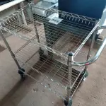 LOTE 285 - 01 CARRINHO PARA TRANSPORTE DE UTENSILIOS COM TRES DIVISOES. (NO ESTADO) ATENÇÃO! FAZER A VISITAÇÃO ANTES DE ARREMATAR, NÃO SABEMOS SE FUNCIONA. LEILÃO NÃO TEM GARANTIA E NEM DEVOLUÇÃO, SUJEITO A POSSÍVEIS AVARIAS VISÍVEIS/OCULTAS E/OU AUSÊNCIA DE COMPONENTES.