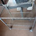 LOTE 266 - 01 CARRINHO PARA TRANSPORTE DE UTENSILIOS COM TRES DIVISOES. (NO ESTADO) ATENÇÃO! FAZER A VISITAÇÃO ANTES DE ARREMATAR, NÃO SABEMOS SE FUNCIONA. LEILÃO NÃO TEM GARANTIA E NEM DEVOLUÇÃO, SUJEITO A POSSÍVEIS AVARIAS VISÍVEIS/OCULTAS E/OU AUSÊNCIA DE COMPONENTES.
