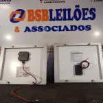 LOTE 454 - 02 PAINÉIS SOLARES 18V 10W.  (NO ESTADO) ATENÇÃO! FAZER A VISITAÇÃO ANTES DE ARREMATAR, NÃO SABEMOS SE FUNCIONA. LEILÃO NÃO TEM GARANTIA E NEM DEVOLUÇÃO, SUJEITO A POSSÍVEIS AVARIAS VISÍVEIS/OCULTAS E/OU AUSÊNCIA DE COMPONENTES.