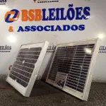LOTE 464 - 02 PAINÉIS SOLARES 18V 10W.  (NO ESTADO) ATENÇÃO! FAZER A VISITAÇÃO ANTES DE ARREMATAR, NÃO SABEMOS SE FUNCIONA. LEILÃO NÃO TEM GARANTIA E NEM DEVOLUÇÃO, SUJEITO A POSSÍVEIS AVARIAS VISÍVEIS/OCULTAS E/OU AUSÊNCIA DE COMPONENTES.