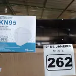 LOTE 262 - 01 CAIXA COM APROXIMADAMENTE 1.000 MASCARAS DESCARTÁVEIS KN95 . (NO ESTADO) ATENÇÃO! FAZER A VISITAÇÃO ANTES DE ARREMATAR, NÃO SABEMOS SE FUNCIONA. LEILÃO NÃO TEM GARANTIA E NEM DEVOLUÇÃO, SUJEITO A POSSÍVEIS AVARIAS VISÍVEIS/OCULTAS E/OU AUSÊNCIA DE COMPONENTES.
