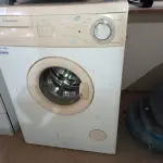 LOTE 186 - 01 LAVADORA DE ROUPAS MARCA ELECTROLUX E 01 FOGÃO 04 BOCAS MARCA ESMALTEC. (NO ESTADO) ATENÇÃO! FAZER A VISITAÇÃO ANTES DE ARREMATAR, NÃO SABEMOS SE FUNCIONA. LEILÃO NÃO TEM GARANTIA E NEM DEVOLUÇÃO, SUJEITO A POSSÍVEIS AVARIAS VISÍVEIS/OCULTAS E/OU AUSÊNCIA DE COMPONENTES.