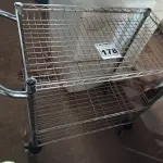 LOTE 178 - 01 CARRINHO PARA TRANSPORTE DE UTENSILIOS COM TRES DIVISOES. (NO ESTADO) ATENÇÃO! FAZER A VISITAÇÃO ANTES DE ARREMATAR, NÃO SABEMOS SE FUNCIONA. LEILÃO NÃO TEM GARANTIA E NEM DEVOLUÇÃO, SUJEITO A POSSÍVEIS AVARIAS VISÍVEIS/OCULTAS E/OU AUSÊNCIA DE COMPONENTES.