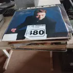 LOTE 480 - 01 LOTE COM DIVERSOS DISCOS DE VINIL. (NO ESTADO) ATENÇÃO! FAZER A VISITAÇÃO ANTES DE ARREMATAR, NÃO SABEMOS SE FUNCIONA. LEILÃO NÃO TEM GARANTIA E NEM DEVOLUÇÃO, SUJEITO A POSSÍVEIS AVARIAS VISÍVEIS/OCULTAS E/OU AUSÊNCIA DE COMPONENTES.