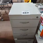 LOTE 457 - 02 GAVETEIROS COM 03 GAVETAS. (NO ESTADO) ATENÇÃO! FAZER A VISITAÇÃO ANTES DE ARREMATAR, NÃO SABEMOS SE FUNCIONA. LEILÃO NÃO TEM GARANTIA E NEM DEVOLUÇÃO, SUJEITO A POSSÍVEIS AVARIAS VISÍVEIS/OCULTAS E/OU AUSÊNCIA DE COMPONENTES.