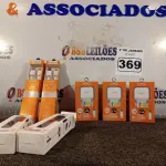LOTE 369 - 03 CABOS TIP C  USB KD-605 CARREGAMENTO RÁPIDO, 02 CABO DE DADOS USB KD-327M E 02 MINE SELF STICK WIRELESS P50. (NO ESTADO) ATENÇÃO! FAZER A VISITAÇÃO ANTES DE ARREMATAR, NÃO SABEMOS SE FUNCIONA. LEILÃO NÃO TEM GARANTIA E NEM DEVOLUÇÃO, SUJEITO A POSSÍVEIS AVARIAS VISÍVEIS/OCULTAS E/OU AUSÊNCIA DE COMPONENTES.