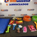 LOTE 157 - 01 KIT DE ACESSÓRIOS PARA PET. (NO ESTADO) ATENÇÃO! FAZER A VISITAÇÃO ANTES DE ARREMATAR, NÃO SABEMOS SE FUNCIONA. LEILÃO NÃO TEM GARANTIA E NEM DEVOLUÇÃO, SUJEITO A POSSÍVEIS AVARIAS VISÍVEIS/OCULTAS E/OU AUSÊNCIA DE COMPONENTES.