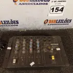 LOTE 154 - 01 MESA DE SOM WATTISOM MODELO MXM4. (NO ESTADO) ATENÇÃO! FAZER A VISITAÇÃO ANTES DE ARREMATAR, NÃO SABEMOS SE FUNCIONA. LEILÃO NÃO TEM GARANTIA E NEM DEVOLUÇÃO, SUJEITO A POSSÍVEIS AVARIAS VISÍVEIS/OCULTAS E/OU AUSÊNCIA DE COMPONENTES.