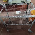 LOTE 176 - 01 CARRINHO PARA TRANSPORTE DE UTENSILIOS COM TRES DIVISOES. (NO ESTADO) ATENÇÃO! FAZER A VISITAÇÃO ANTES DE ARREMATAR, NÃO SABEMOS SE FUNCIONA. LEILÃO NÃO TEM GARANTIA E NEM DEVOLUÇÃO, SUJEITO A POSSÍVEIS AVARIAS VISÍVEIS/OCULTAS E/OU AUSÊNCIA DE COMPONENTES.