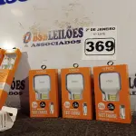 LOTE 369 - 03 CABOS TIP C  USB KD-605 CARREGAMENTO RÁPIDO, 02 CABO DE DADOS USB KD-327M E 02 MINE SELF STICK WIRELESS P50. (NO ESTADO) ATENÇÃO! FAZER A VISITAÇÃO ANTES DE ARREMATAR, NÃO SABEMOS SE FUNCIONA. LEILÃO NÃO TEM GARANTIA E NEM DEVOLUÇÃO, SUJEITO A POSSÍVEIS AVARIAS VISÍVEIS/OCULTAS E/OU AUSÊNCIA DE COMPONENTES.