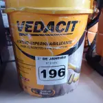 LOTE 196 - 01 BALDE DE VEDACIT, ADITIVO IMPERMEABILIZANTE PARA CONCRETOS E ARGAMASSAS 18L. (NO ESTADO) ATENÇÃO! FAZER A VISITAÇÃO ANTES DE ARREMATAR, NÃO SABEMOS SE FUNCIONA. LEILÃO NÃO TEM GARANTIA E NEM DEVOLUÇÃO, SUJEITO A POSSÍVEIS AVARIAS VISÍVEIS/OCULTAS E/OU AUSÊNCIA DE COMPONENTES.