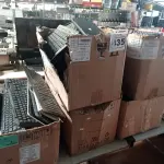 LOTE 435 - 05 CAIXAS DE TECLADOS PARA PC. (NO ESTADO) ATENÇÃO! FAZER A VISITAÇÃO ANTES DE ARREMATAR, NÃO SABEMOS SE FUNCIONA. LEILÃO NÃO TEM GARANTIA E NEM DEVOLUÇÃO, SUJEITO A POSSÍVEIS AVARIAS VISÍVEIS/OCULTAS E/OU AUSÊNCIA DE COMPONENTES.