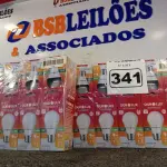 LOTE 341 - 20 LÂMPADAS DE LED 9W. (NO ESTADO) ATENÇÃO! FAZER A VISITAÇÃO ANTES DE ARREMATAR, NÃO SABEMOS SE FUNCIONA. LEILÃO NÃO TEM GARANTIA E NEM DEVOLUÇÃO, SUJEITO A POSSÍVEIS AVARIAS VISÍVEIS/OCULTAS E/OU AUSÊNCIA DE COMPONENTES.