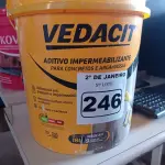 LOTE 246 - 01 BALDE DE VEDACIT, ADITIVO IMPERMEABILIZANTE PARA CONCRETOS E ARGAMASSAS 18L. (NO ESTADO) ATENÇÃO! FAZER A VISITAÇÃO ANTES DE ARREMATAR, NÃO SABEMOS SE FUNCIONA. LEILÃO NÃO TEM GARANTIA E NEM DEVOLUÇÃO, SUJEITO A POSSÍVEIS AVARIAS VISÍVEIS/OCULTAS E/OU AUSÊNCIA DE COMPONENTES.