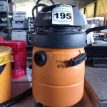LOTE 195 - 02 ASPIRADORES DE PÓ MARCA ELETROLUX. (NO ESTADO) ATENÇÃO! FAZER A VISITAÇÃO ANTES DE ARREMATAR, NÃO SABEMOS SE FUNCIONA. LEILÃO NÃO TEM GARANTIA E NEM DEVOLUÇÃO, SUJEITO A POSSÍVEIS AVARIAS VISÍVEIS/OCULTAS E/OU AUSÊNCIA DE COMPONENTES.