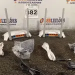 LOTE 382 - 02 ROTEADORES TP-LINK COM CABO E FONTE. (NO ESTADO) ATENÇÃO! FAZER A VISITAÇÃO ANTES DE ARREMATAR, NÃO SABEMOS SE FUNCIONA. LEILÃO NÃO TEM GARANTIA E NEM DEVOLUÇÃO, SUJEITO A POSSÍVEIS AVARIAS VISÍVEIS/OCULTAS E/OU AUSÊNCIA DE COMPONENTES.