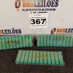 LOTE 367 - 03 CAIXINHAS DE BATONS COM 12 CADA. (NO ESTADO) ATENÇÃO! FAZER A VISITAÇÃO ANTES DE ARREMATAR, NÃO SABEMOS SE FUNCIONA. LEILÃO NÃO TEM GARANTIA E NEM DEVOLUÇÃO, SUJEITO A POSSÍVEIS AVARIAS VISÍVEIS/OCULTAS E/OU AUSÊNCIA DE COMPONENTES.