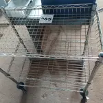 LOTE 285 - 01 CARRINHO PARA TRANSPORTE DE UTENSILIOS COM TRES DIVISOES. (NO ESTADO) ATENÇÃO! FAZER A VISITAÇÃO ANTES DE ARREMATAR, NÃO SABEMOS SE FUNCIONA. LEILÃO NÃO TEM GARANTIA E NEM DEVOLUÇÃO, SUJEITO A POSSÍVEIS AVARIAS VISÍVEIS/OCULTAS E/OU AUSÊNCIA DE COMPONENTES.