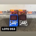 LOTE 053 - 02 VIDEOGAMES PORTATEIS RETRO COM INUMEROS JOGOS ( NOVO ) ( NO ESTADO )