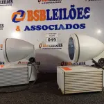 LOTE 019 - 02 LUMINÁRIAS PARA JARDIM. (NO ESTADO) ATENÇÃO! FAZER A VISITAÇÃO ANTES DE ARREMATAR, NÃO SABEMOS SE FUNCIONA. LEILÃO NÃO TEM GARANTIA E NEM DEVOLUÇÃO, SUJEITO A POSSÍVEIS AVARIAS VISÍVEIS/OCULTAS E/OU AUSÊNCIA DE COMPONENTES.
