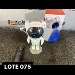 LOTE 075 - 01 PROJETOR ASTRONAUTA TAMANHO G COM CONTROLE ( NOVO ) ( NO ESTADO )