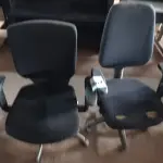 LOTE 507 - 02 CADEIRAS PARA ESCRITÓRIO NA COR PRETA. (NO ESTADO) ATENÇÃO! FAZER A VISITAÇÃO ANTES DE ARREMATAR, NÃO SABEMOS SE FUNCIONA. LEILÃO NÃO TEM GARANTIA E NEM DEVOLUÇÃO, SUJEITO A POSSÍVEIS AVARIAS VISÍVEIS/OCULTAS E/OU AUSÊNCIA DE COMPONENTES.