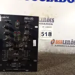 LOTE 518 - 01 MESA DE SOM MDJ-20 MIXER 02 CANAIS PROFISSIONAL DJ MERIC.(NO ESTADO) ATENÇÃO! FAZER A VISITAÇÃO ANTES DE ARREMATAR, NÃO SABEMOS SE FUNCIONA. LEILÃO NÃO TEM GARANTIA E NEM DEVOLUÇÃO, SUJEITO A POSSÍVEIS AVARIAS VISÍVEIS/OCULTAS E/OU AUSÊNCIA DE COMPONENTES.