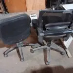 LOTE 500 - 02 CADEIRAS PARA ESCRITÓRIO. (NO ESTADO) ATENÇÃO! FAZER A VISITAÇÃO ANTES DE ARREMATAR, NÃO SABEMOS SE FUNCIONA. LEILÃO NÃO TEM GARANTIA E NEM DEVOLUÇÃO, SUJEITO A POSSÍVEIS AVARIAS VISÍVEIS/OCULTAS E/OU AUSÊNCIA DE COMPONENTES.
