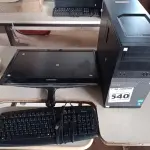 LOTE 540 - 01 CPU, 01 TECLADO E 01 MONITOR CORE I3.(NO ESTADO) ATENÇÃO! FAZER A VISITAÇÃO ANTES DE ARREMATAR, NÃO SABEMOS SE FUNCIONA. LEILÃO NÃO TEM GARANTIA E NEM DEVOLUÇÃO, SUJEITO A POSSÍVEIS AVARIAS VISÍVEIS/OCULTAS E/OU AUSÊNCIA DE COMPONENTES.