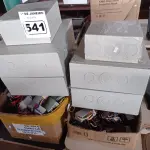 LOTE 541 - 06 CAIXAS DE PASSAGEM DE FIO E 02 CAIXAS COM GRANDE QUANTIDADE DE REATORES.. (NO ESTADO) ATENÇÃO! FAZER A VISITAÇÃO ANTES DE ARREMATAR, NÃO SABEMOS SE FUNCIONA. LEILÃO NÃO TEM GARANTIA E NEM DEVOLUÇÃO, SUJEITO A POSSÍVEIS AVARIAS VISÍVEIS/OCULTAS E/OU AUSÊNCIA DE COMPONENTES.