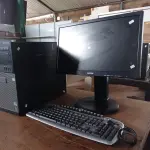 LOTE 525 - 01 CPU, 01 TECLADO E 01 MONITOR CORE I3.(NO ESTADO) ATENÇÃO! FAZER A VISITAÇÃO ANTES DE ARREMATAR, NÃO SABEMOS SE FUNCIONA. LEILÃO NÃO TEM GARANTIA E NEM DEVOLUÇÃO, SUJEITO A POSSÍVEIS AVARIAS VISÍVEIS/OCULTAS E/OU AUSÊNCIA DE COMPONENTES.