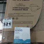 LOTE 521 - 01 CAIXA COM APROXIMADAMENTE 1.000 MASCARAS DESCARTÁVEIS KN95 . (NO ESTADO) ATENÇÃO! FAZER A VISITAÇÃO ANTES DE ARREMATAR, NÃO SABEMOS SE FUNCIONA. LEILÃO NÃO TEM GARANTIA E NEM DEVOLUÇÃO, SUJEITO A POSSÍVEIS AVARIAS VISÍVEIS/OCULTAS E/OU AUSÊNCIA DE COMPONENTES.