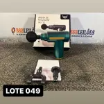 LOTE 049 - 01 PISTOLA DE MASSAGEM NA COR VERDE ( NOVO ) ( NO ESTADO )