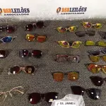 LOTE 557 -  01 LOTE COM ÓCULOS DE SOL. (NO ESTADO, LEILÃO NÃO TEM GARANTIA E NEM DEVOLUÇÃO, SUJEITO A POSSÍVEIS AVARIAS VISÍVEIS/OCULTAS E/OU AUSÊNCIA DE COMPONENTES).