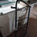 LOTE 530 - 01 PROTEÇÃO PARA VIDRO DE FERRO. (NO ESTADO) ATENÇÃO! FAZER A VISITAÇÃO ANTES DE ARREMATAR, NÃO SABEMOS SE FUNCIONA. LEILÃO NÃO TEM GARANTIA E NEM DEVOLUÇÃO, SUJEITO A POSSÍVEIS AVARIAS VISÍVEIS/OCULTAS E/OU AUSÊNCIA DE COMPONENTES.