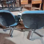 LOTE 501 - 02 CADEIRAS PARA ESCRITÓRIO COM BASE GIRATÓRIA NA COR AZUL. (NO ESTADO) ATENÇÃO! FAZER A VISITAÇÃO ANTES DE ARREMATAR, NÃO SABEMOS SE FUNCIONA. LEILÃO NÃO TEM GARANTIA E NEM DEVOLUÇÃO, SUJEITO A POSSÍVEIS AVARIAS VISÍVEIS/OCULTAS E/OU AUSÊNCIA DE COMPONENTES.