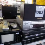 LOTE 002 - 01 LOTE COM DVD PIONNER, VSH SEMP , TELEVISÃO ANTIGA E CAIXA DE SOM PIONNER (NO ESTADO, NÃO SABEMOS SE FUNCIONA. LEILÃO NÃO TEM GARANTIA E NEM DEVOLUÇÃO). 