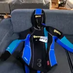 LOTE 057 - 01 ROUPA DE MERGULHO FEMININO Nº5 MARCA MARES (NO ESTADO, NÃO SABEMOS SE FUNCIONA. LEILÃO NÃO TEM GARANTIA E NEM DEVOLUÇÃO).