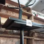 LOTE 046 - 03 MESAS DE MADEIRA E PÉS DE FERRO MEDIDAS VARIADAS. (NO ESTADO, NÃO SABEMOS SE FUNCIONA. LEILÃO NÃO TEM GARANTIA E NEM DEVOLUÇÃO).