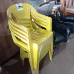 LOTE 059 - 06 CADEIRAS DE PLÁSTICO NA COR AMARELA. (NO ESTADO, NÃO SABEMOS SE FUNCIONA. LEILÃO NÃO TEM GARANTIA E NEM DEVOLUÇÃO).